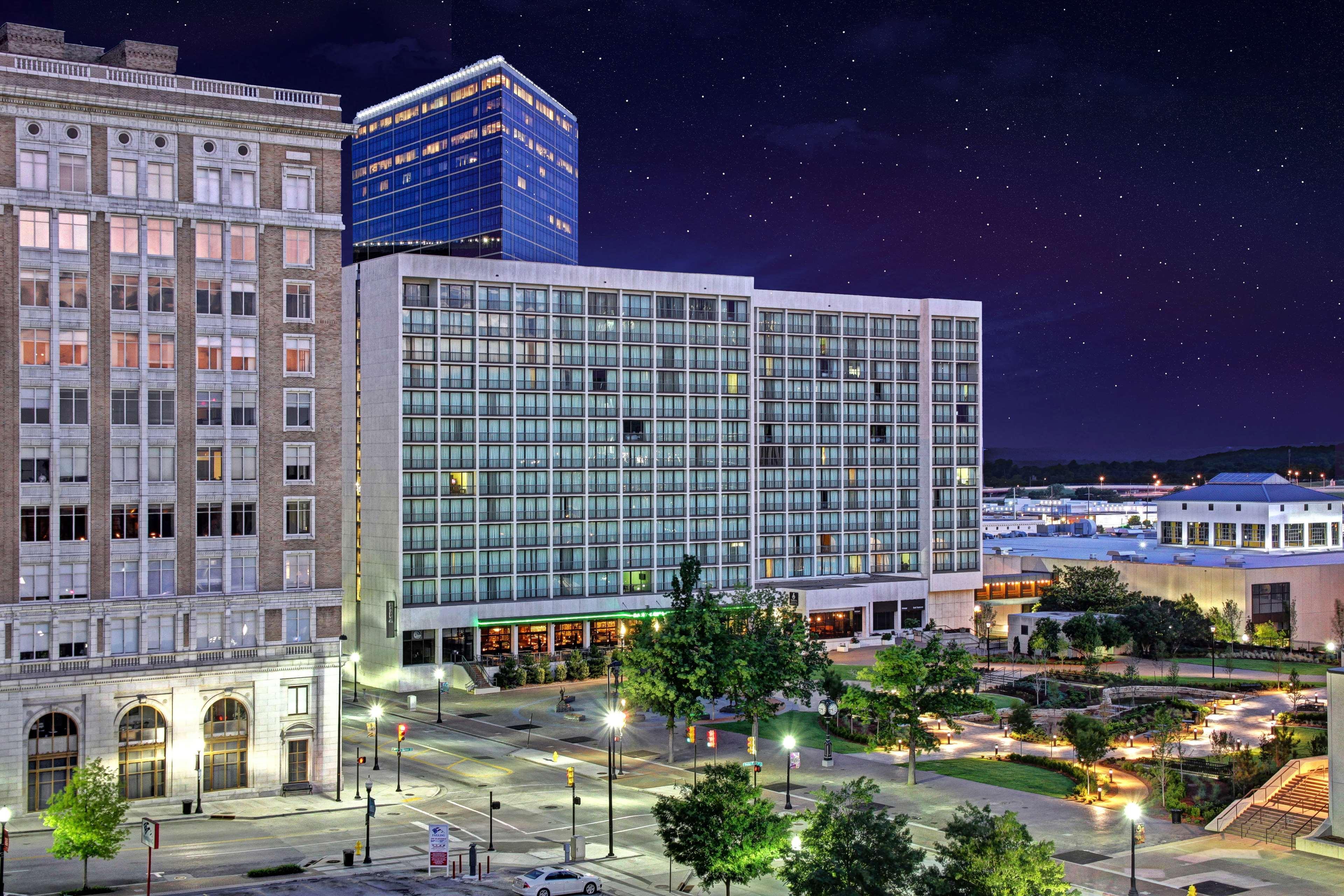 ホテル Hyatt Regency Tulsa Downtown エクステリア 写真